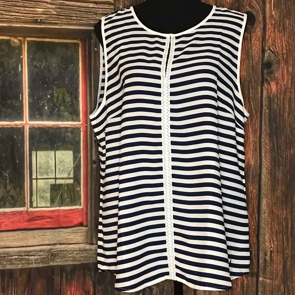 NWOT Nautica Blue and White Sleeveless Top